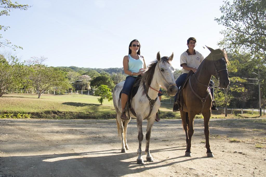 Hotel Hacienda El Rodeo Vueltas Luaran gambar