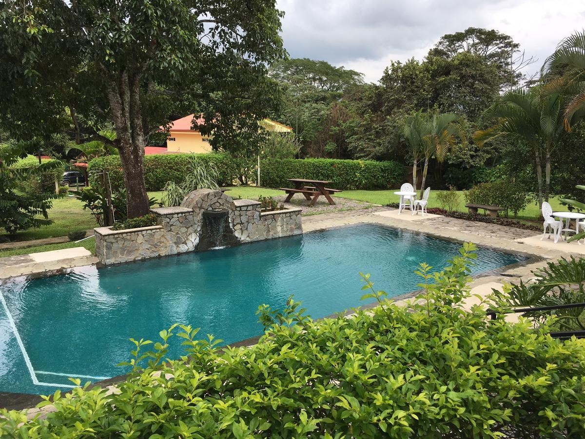 Hotel Hacienda El Rodeo Vueltas Luaran gambar