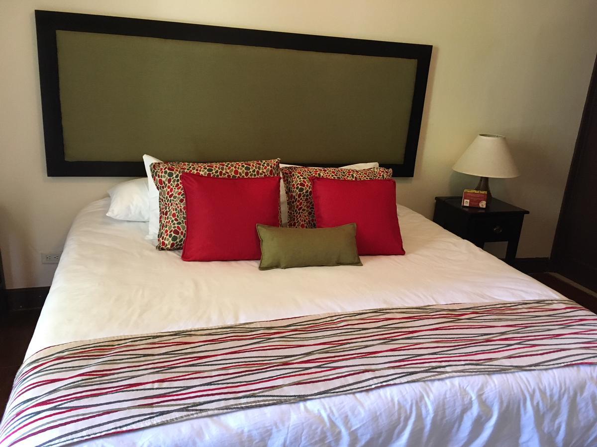 Hotel Hacienda El Rodeo Vueltas Luaran gambar